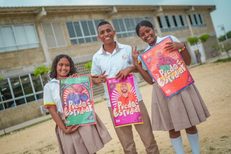 Fomentando la educación en el pacífico colombiano