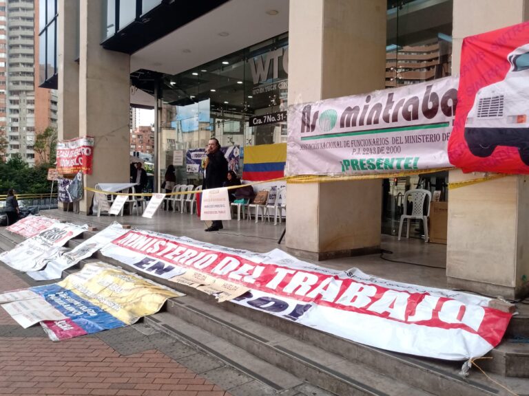 Miembros del comité de huelga del Ministerio del Trabajo forzados a retomar sus puestos