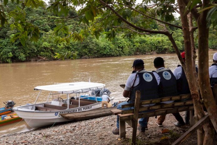 Defensoría del Pueblo llega al Rio Atrato. CHOCÓ