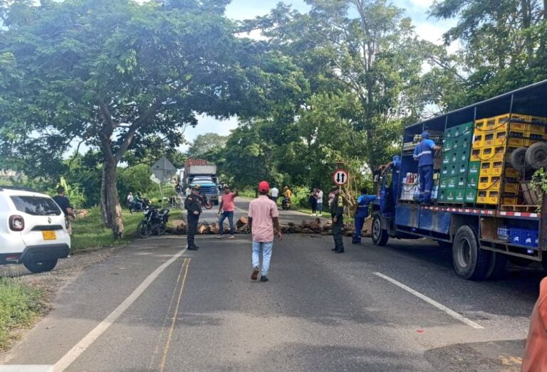 Bloqueo Montería-Lorica: comunidad exige seguridad vial