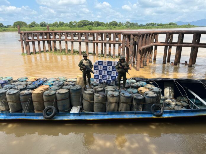 Estas operaciones son realizadas por tropas de los Batallones Fluviales de Infantería de Marina No. 16 y 17, en los municipios de Achí y Regidor en Bolívar, La Gloria en Cesar y Riosucio en Chocó