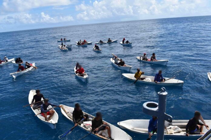 182 kilogramos de pesca blanca, 21 arpones artesanales y 102 tanques de buceo, entre otros elementos, fueron incautados.