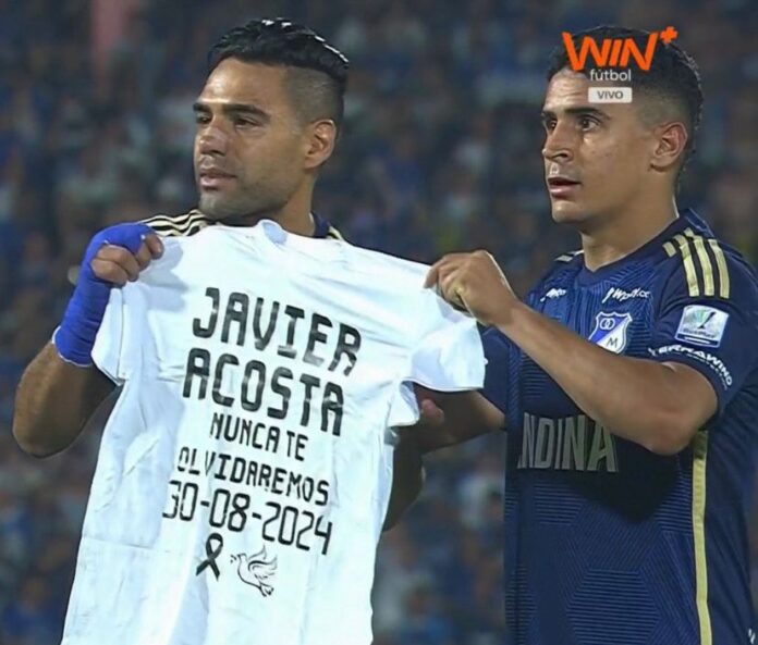 El Tigre cumplió su promesa y rindió un homenaje a Javier Acosta.