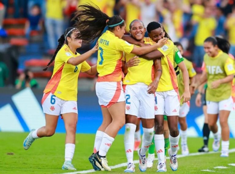 Colombia asegura su lugar en los octavos de final del mundial Sub-20 con golazo de Mary José Álvarez.