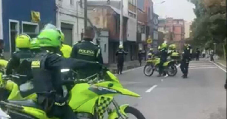 «Intentar quemar policías es un hecho delictivo»: Alcalde Galán rechaza disturbios en Universidad Distrital