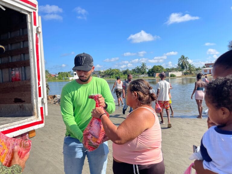 Solidaridad alivia a familia de La Boquilla afectada por lluvias