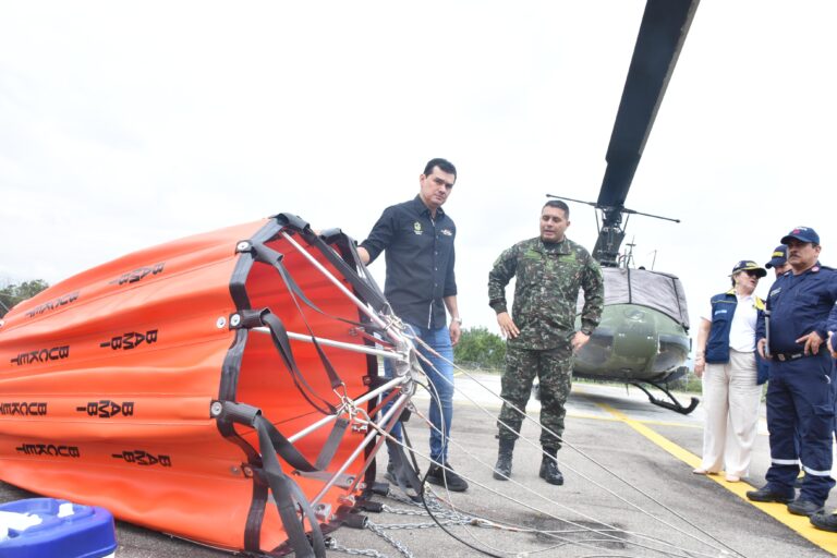 Neiva fortalece su capacidad para combatir incendios con el sistema Bambi Bucket