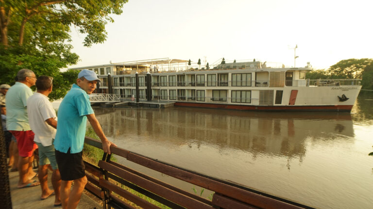 El crucero que llegó con las buenas noticias