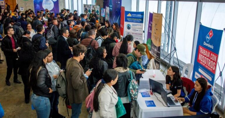 Imagen Alcaldía de Bogotá - Oficina de Comunicaciones -trabajo-en-bogota-accede-a-740-vacantes-sin-experiencia-en-abril-2025