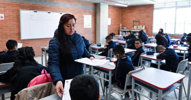 Imagen Secretaría de Educación del Distrito paro-docentes-colegios-publicos-de-bogota-tendran-clase-el-24-de-abril
