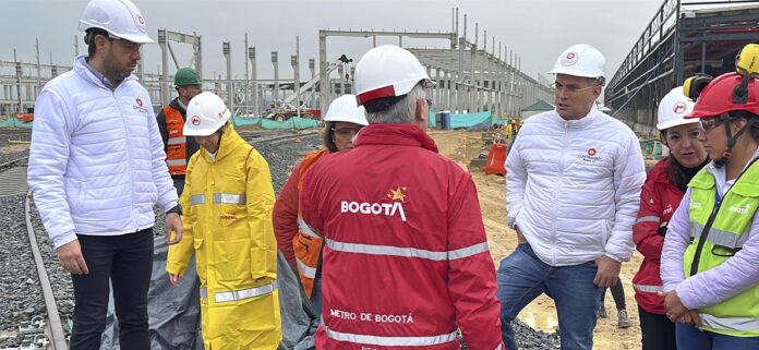 Contralor de Bogotá, Julián Ruiz, con equipo del Sector Movilidad constata en sitio el avance y estado de obras de Primera Línea del Metro