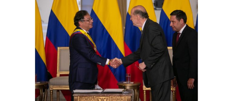 Foto Posesión Canciller Alvaro Leyva - Imagen de la Cancillería de Colombia