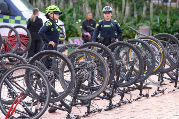 Imagen Alcaldia de Bogotá -Policía Metropolitana recupera y entrega a sus dueños 41 bicicletas robadas