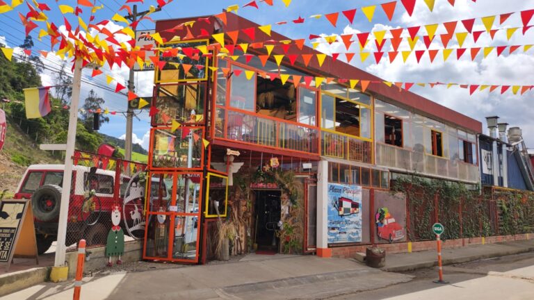 En La Calera, un restaurante convirtió basurero en ícono ambiental, desarrollo local y orden urbano
