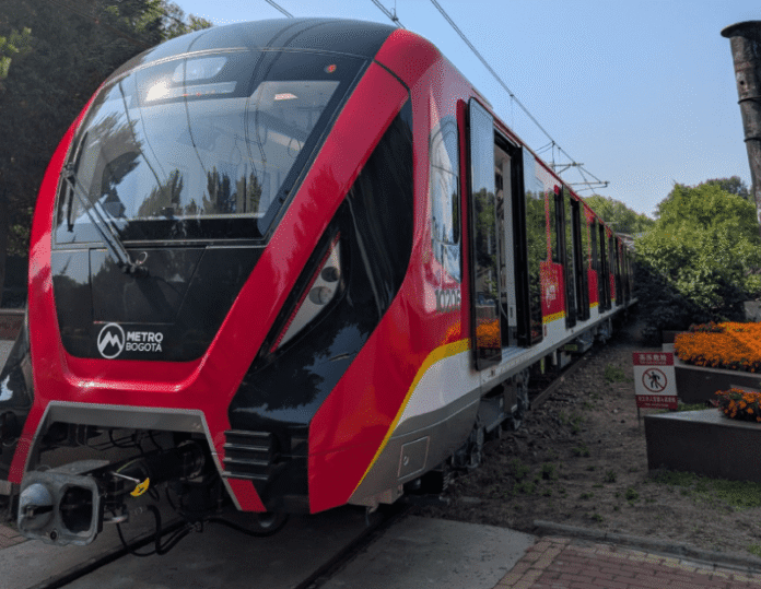 FOTO-ALCALDIA-DE-BOGOTA-Distrito-recibio-en-china-primeros-trenes-de-linea-1-del-Metro-OFC-COMbogota-2.png