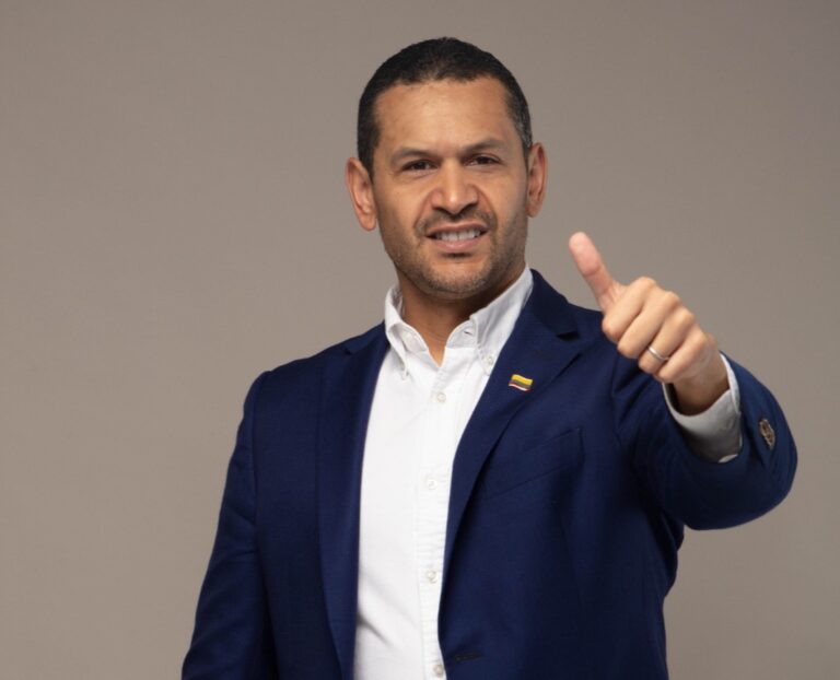 Daniel Palacios lanza su candidatura presidencial para 2026
