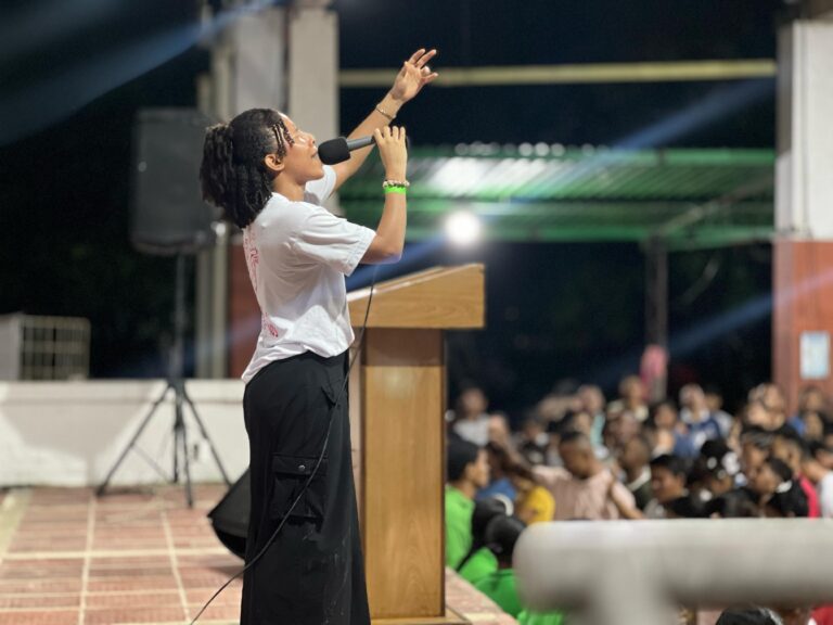 Alborada de Jóvenes y Adolescentes 2025 congregó a cientos de personas para clamar a Dios en Bolívar