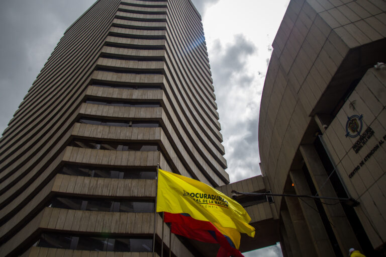 Procuraduría abre investigación y suspende al gerente de Emcali