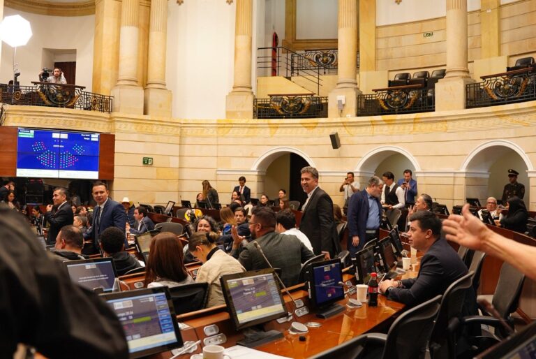 El Senado de la República ordena el debate de control politico por emergencia económica