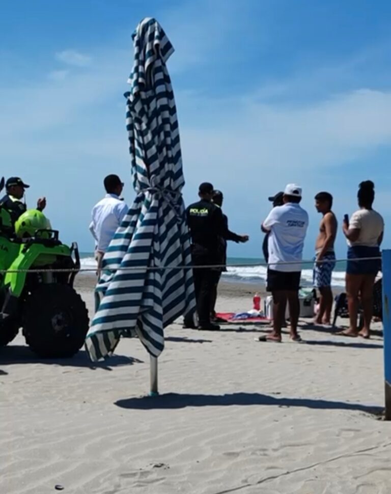 Desalojo en playa pública de Cartagena indigna