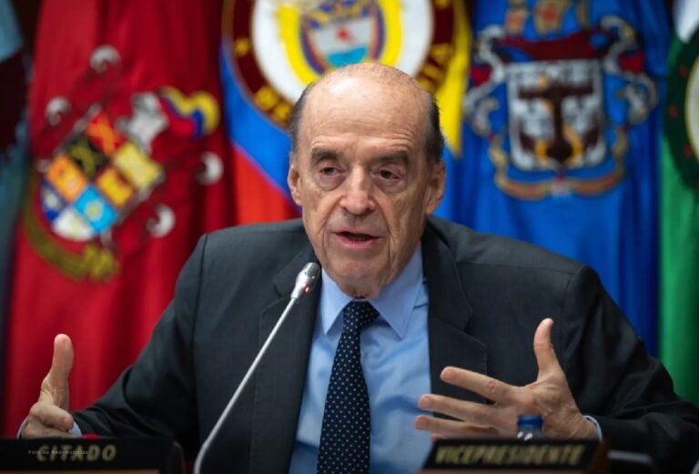 Fiscalía acusa a Leyva por caso pasaportes