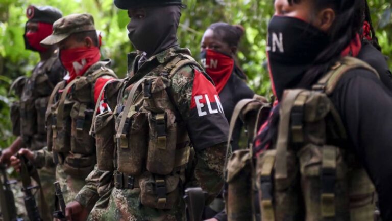 ELN propone Acuerdo Nacional ante crisis política