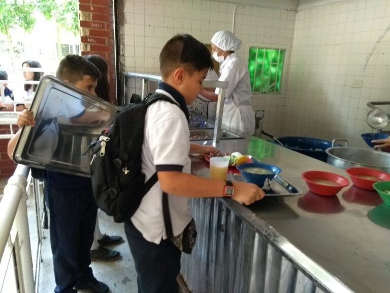 860.000 estudiantes en riesgo por retrasos en el PAE 2026