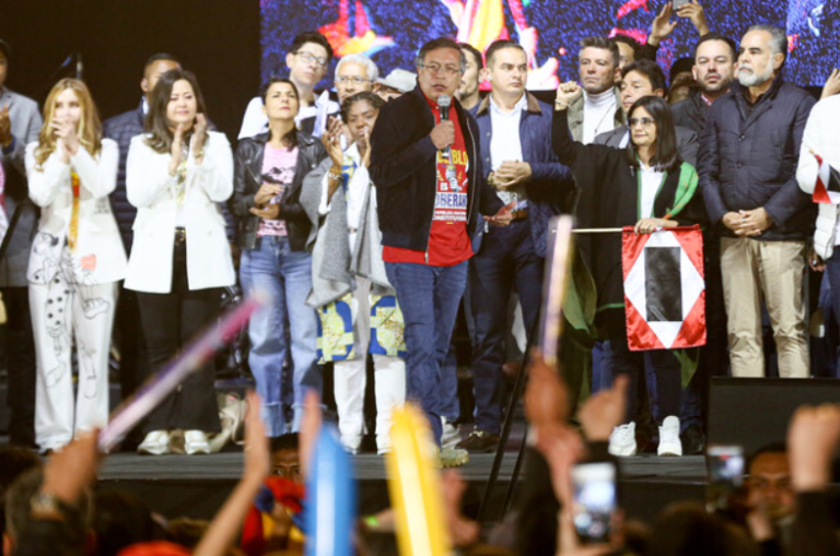 Radican queja contra ministros de Petro por emergencia económica