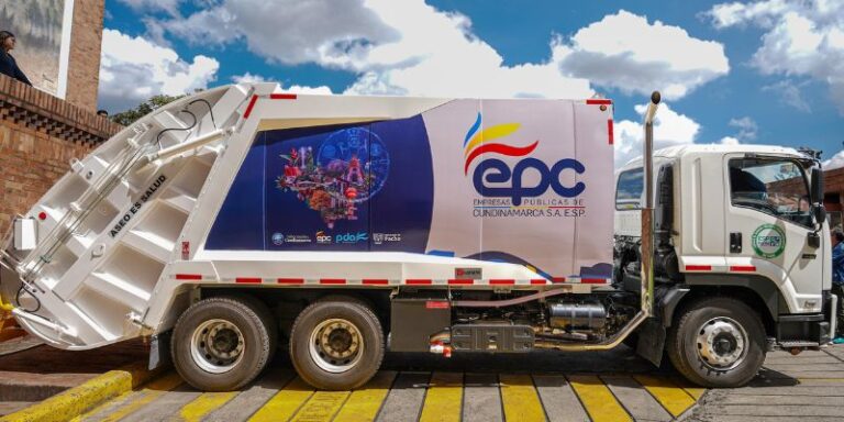 Cundinamarca entrega nueva flota de aseo por $12.600 millones