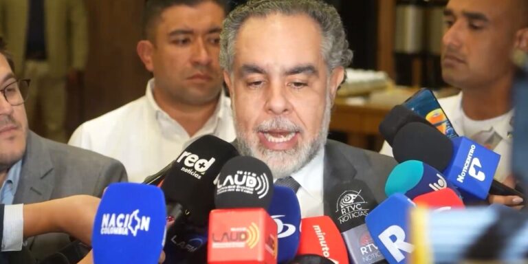 Benedetti defiende a Petro y responde a la oposición