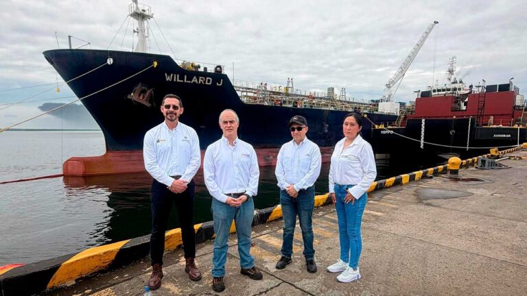 Colombia envía 40 mil barriles de diésel a Nariño por el Canal de Panamá para asegurar abastecimiento