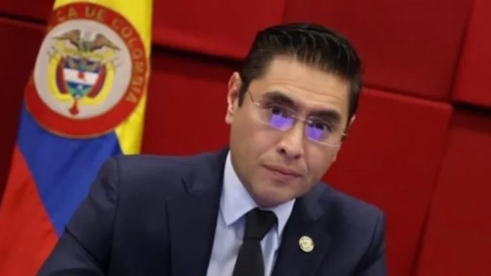 renuncia de Cristian Quiroz