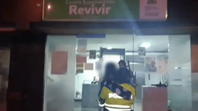 Rescatan a niña de cinco